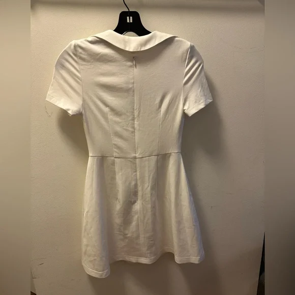 Short white dress NWT US Size 2 - Picture 3 of 3